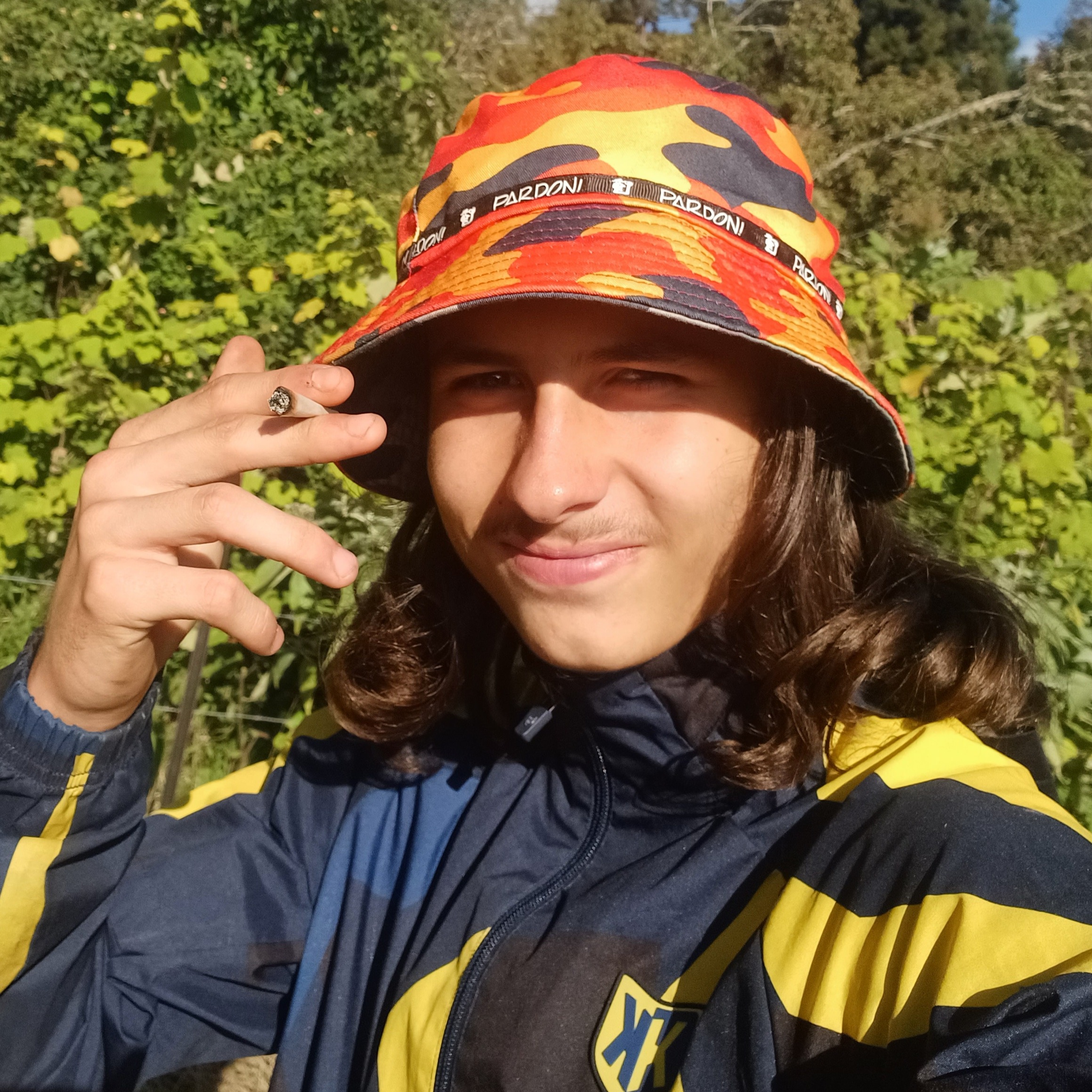 Lonni, 22 ans, Lingé